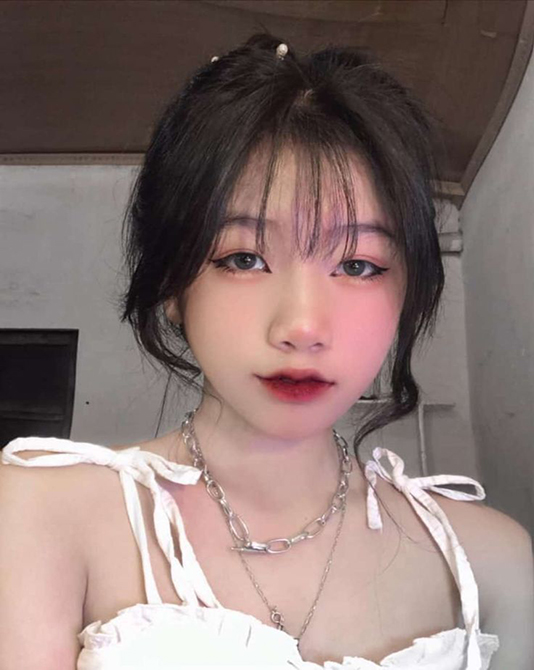 Hình ảnh khách hàng đang được massage tại nhà Hồ Chí Minh vào buổi tối